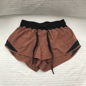 Nude/Black Hotty Hot